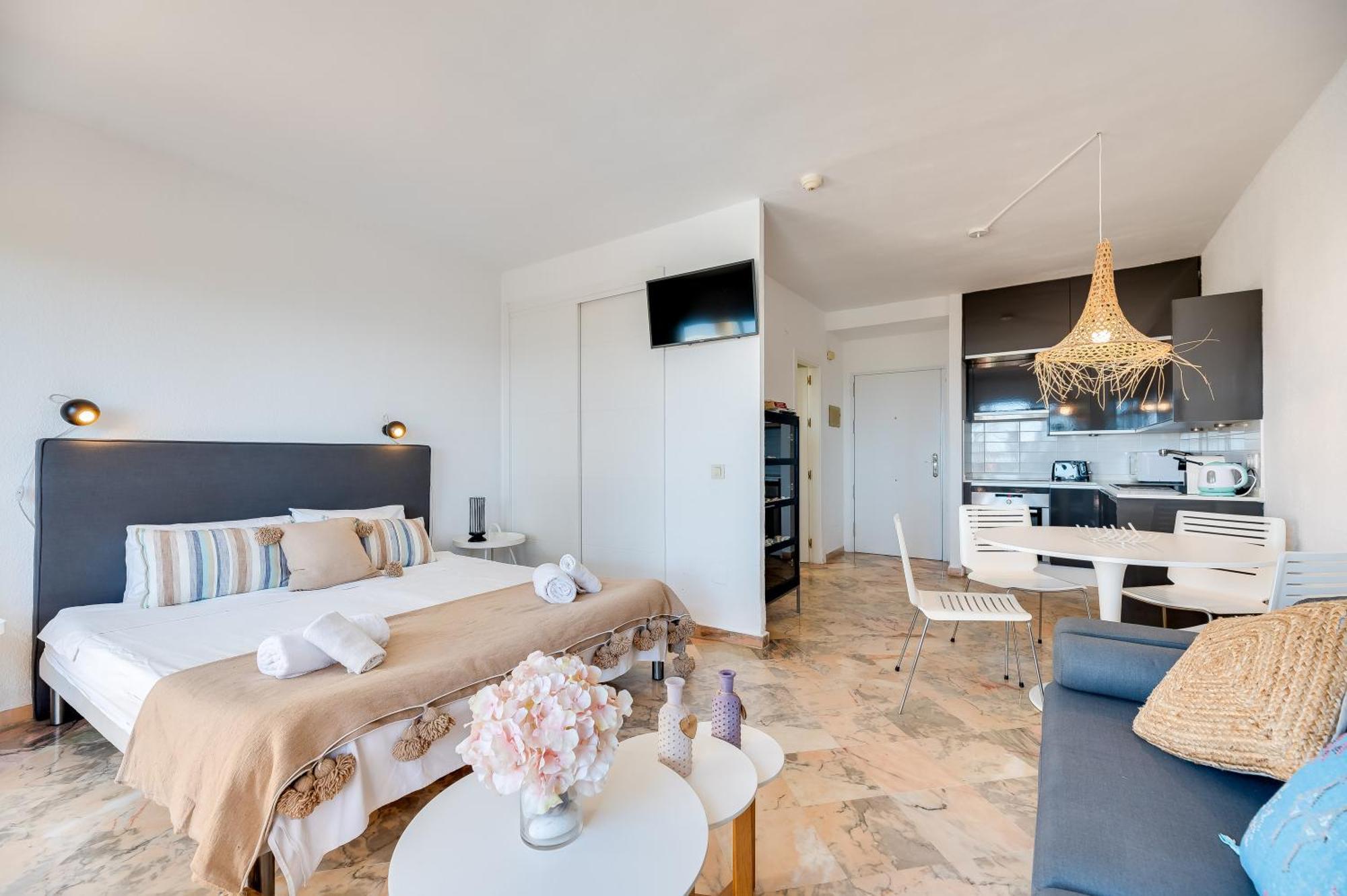 Front Line Beach Studio Apartment Marbella Exterior foto