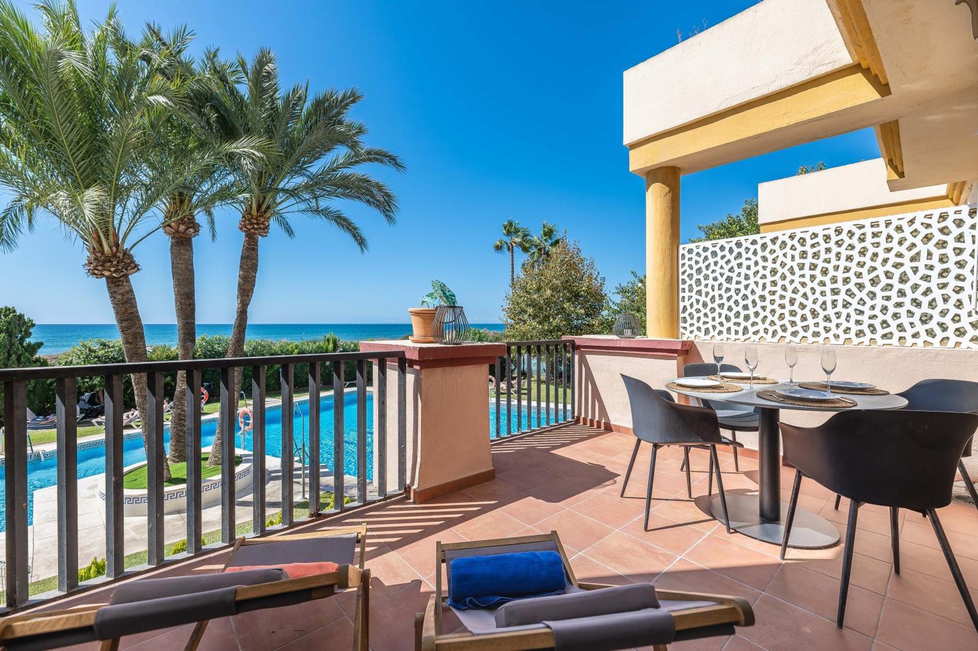 Front Line Beach Studio Apartment Marbella Exterior foto